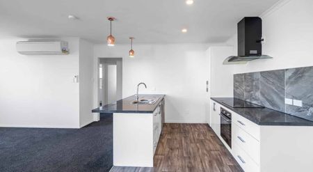 Modern easy care and spacious - Photo 3