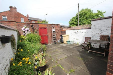 3 bedroom terraced house to rent - Photo 4