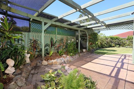 26 Lakeshore Drive, Helensvale QLD 4212 - House For Rent | Domain - Photo 4