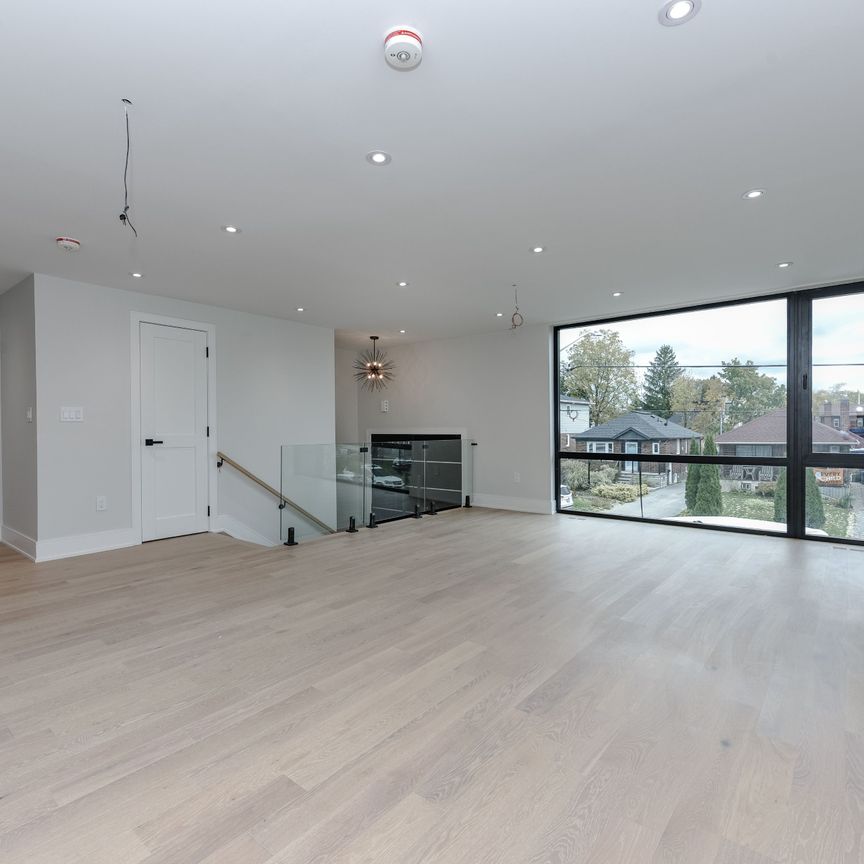 For Lease - 90 Twelfth Street, Toronto, Ontario - Photo 1