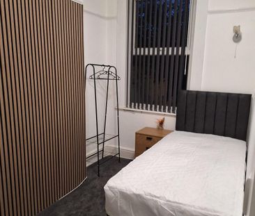 4 bedroom house of multiple occupation to rent - Photo 6