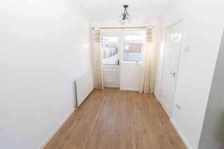 2 Bedroom House - Terraced - Photo 4