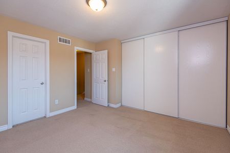 For Lease - 2228 Tenth Line Road, Orleans - Cumberland and Area, Ontario - Photo 5