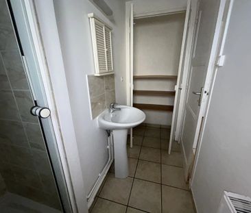 Location Appartement 1 pièce 38m² LE PORTEL 62480 - Photo 5