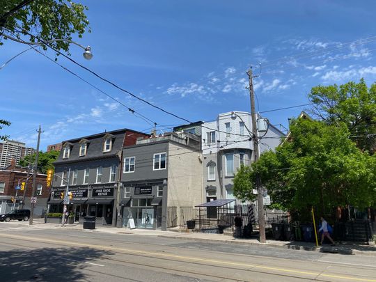 For Lease - 206 Carlton Street Unit# 304, Toronto, Ontario - Photo 1