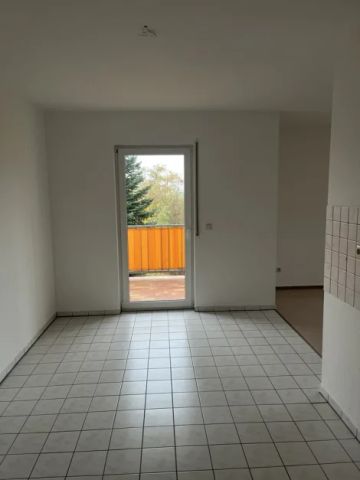 Schöne, gemütliche 3-Raum-Wohnung in Thalheim -angenehm ruhiges Wohnen im I. OG mit 2 Balkonen. - Photo 3