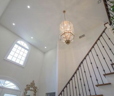 For Lease - 10 Timpson Drive, Aurora, Ontario - Photo 1