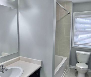 For Lease - 450 Pozbou Crescent, Milton, Ontario - Photo 5