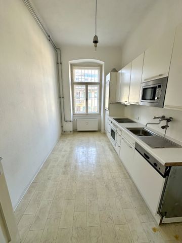 Wunderschöne 3-Zimmer-Wohnung im Altbau mit extra Essküche und großem sonnigem Balkon in zentraler Lage nahe Grazer Lendplatz – Provisionsfrei! - Photo 3