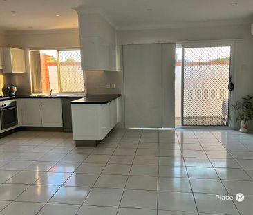 Modern Granny Flat in Prime Kuraby Location - Photo 2