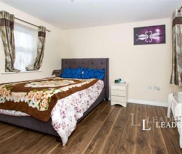 Halifax Road, Upper Cambourne, Cambridge, Cambridgeshire, CB23 - Photo 3