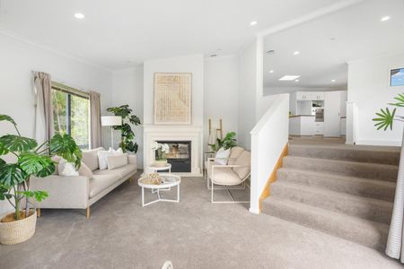 Coastal charm living - Photo 3