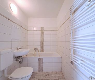 Großes Wohnzimmer + offener Grundriss + modernes Bad - Foto 6