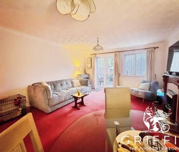 London Road, Grays, RM17 - Photo 1