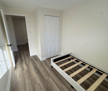 For Lease - 109 Connelly Drive, Kitchener, Ontario - Photo 6