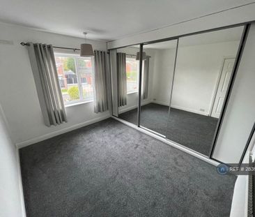 3 bedroom semi-detached house to rent - Photo 2