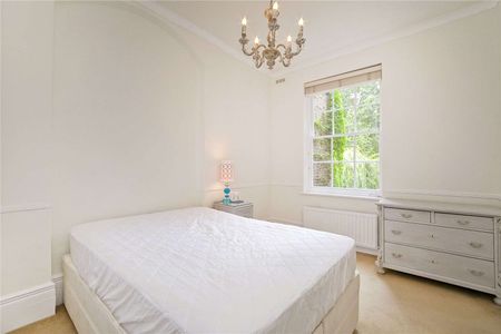 A beautifully presented two bedroom, first floor apartment located on College Cross; a central yet quiet road that runs parallel to Upper Street. - Photo 4