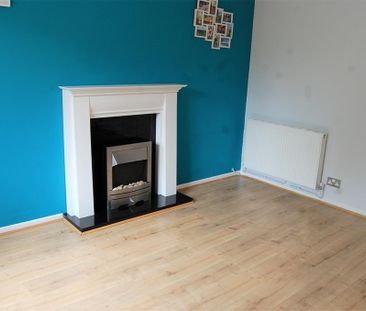 2 bedroom end of terrace house to rent - Photo 3