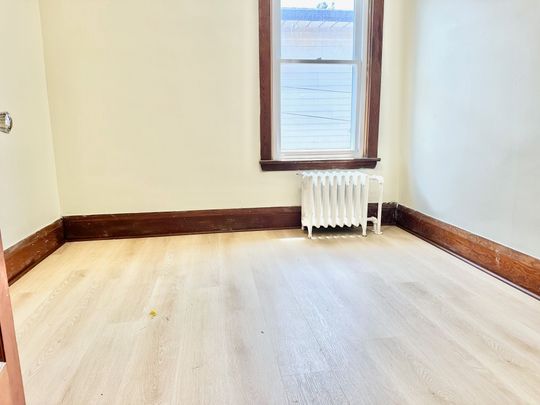 For Lease - 215 Rosewood Road, Hamilton, Ontario - Photo 1