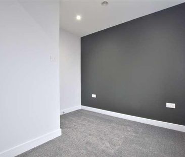 Croft Avenue, Charlton Kings, Cheltenham, Gloucestershire, GL53 - Photo 3