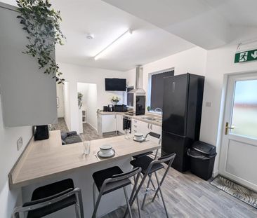 1 Beds - House share - - Photo 5