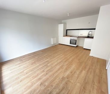 Location Appartement 2 pièces 42m² - Photo 2