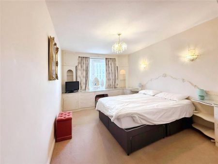 3 bedroom flat to rent - Photo 5