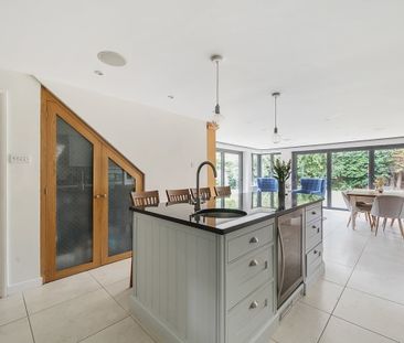 4 bedroom detached house to rent - Photo 5