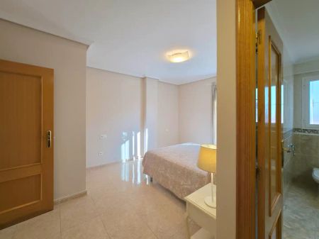 Casa o chalet de alquiler en Plaza María Muntaner, B2, Centro - Foto 2