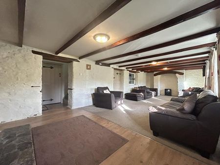 4 bedroom detached house to rent - Photo 2