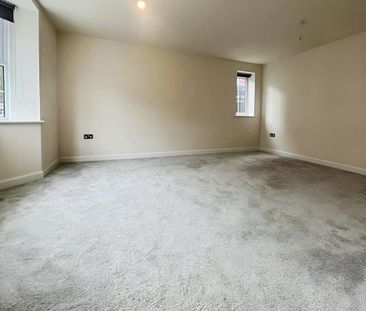 4 bedroom detached house to rent - Photo 2