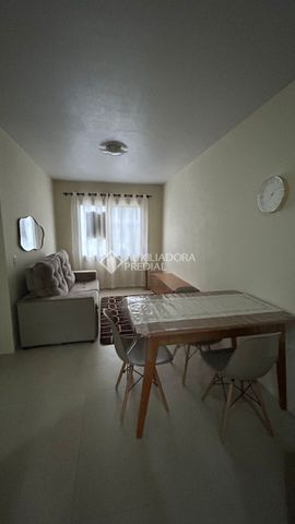 Casa em Condomínio com 2 quartos e 90m² para alugar em Moinhos de Vento, Canoas. - Photo 2