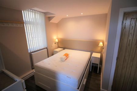 1 bedroom private hall to rent - Photo 2