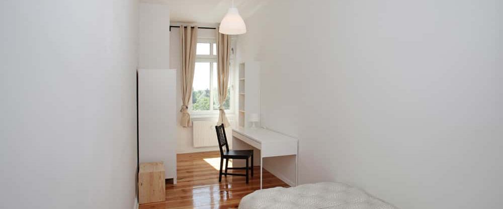 Room in Bernhard-Weiß-Straße, Berlin for 92 m² with 5 bedrooms - Photo 1