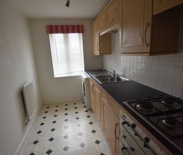 3 bedroom Town House - Epsom Close, Stevenage - Photo 4