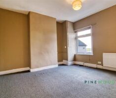 3 BEDROOM House - Terraced - Photo 6