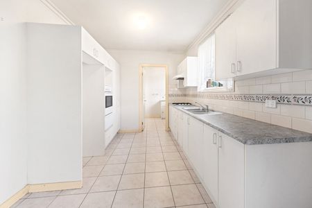3/80 Albion Street, Essendon VIC 3040 - Photo 4