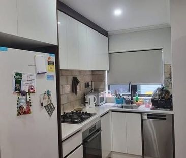 3 Bedroom + 2 Bathrooms Townhouse - Photo 4