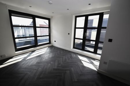199-203 High Street, SS1 - Photo 3