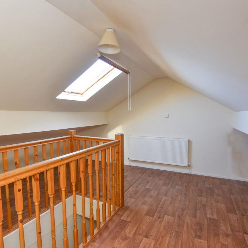 3 bed House - Mid Terrace for Rent - Photo 1