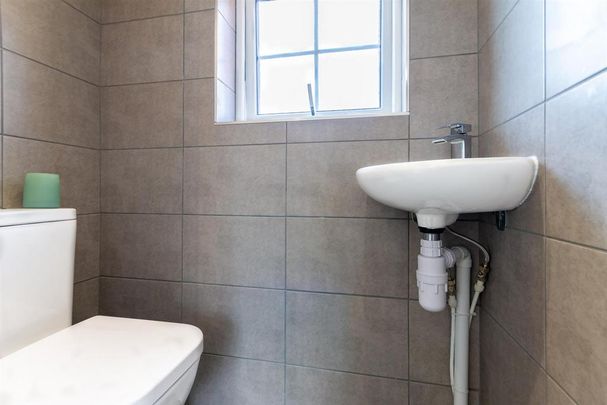 3 bedroom terraced house to rent - Photo 1