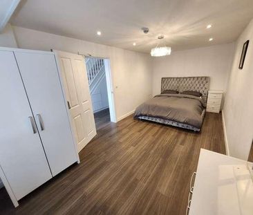 Majestic, Bridgwater, TA6 - Photo 3