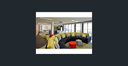 FREE WIFI* | One Bedroom | Park Views - Photo 3