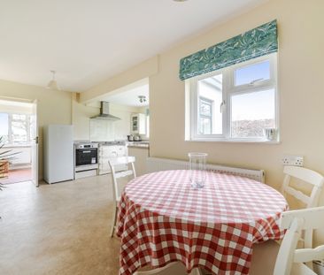 3 bedroom bungalow to rent - Photo 2