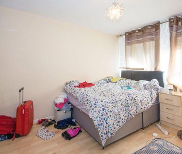 3 bedroom flat to rent - Photo 5