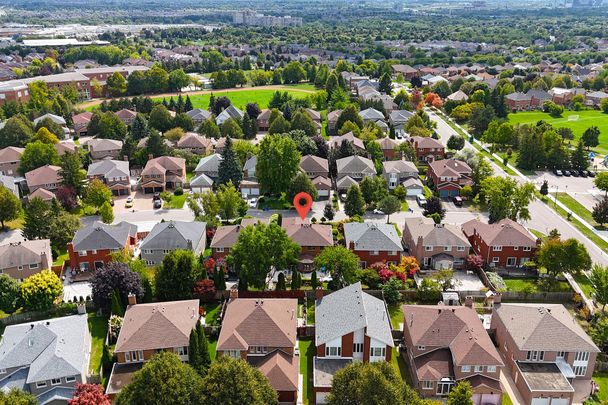 For Lease - 8 Woodlawn Road, Markham, Ontario - Photo 1