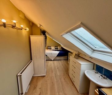 Room in a Shared House, Chiswick High Road, W4 - Photo 4