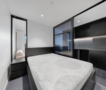 Stylish Furnished Apartment - Photo 3