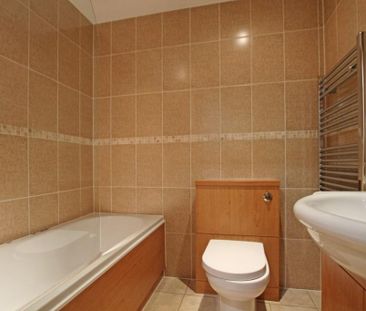 2 bedroom flat to rent - Photo 6