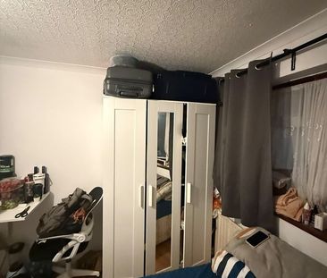 Studio Flat, Hermit Road, E16 - Photo 2